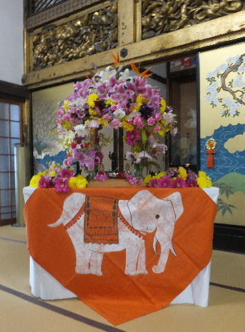 2013年度子ども会 花まつり 花御堂 画像
